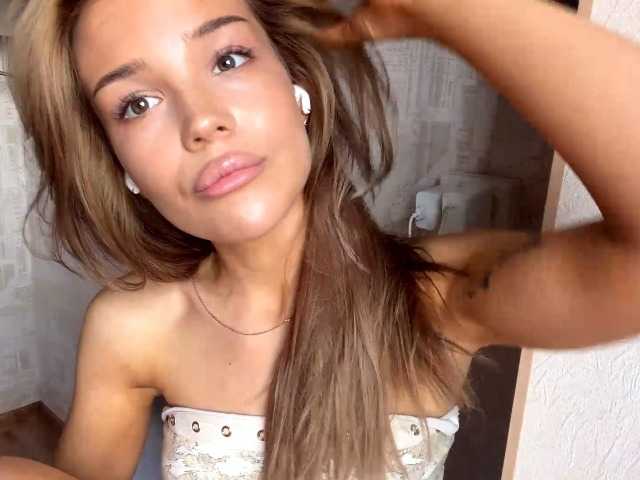 ChariseSchonhardt live cam on BongaCams