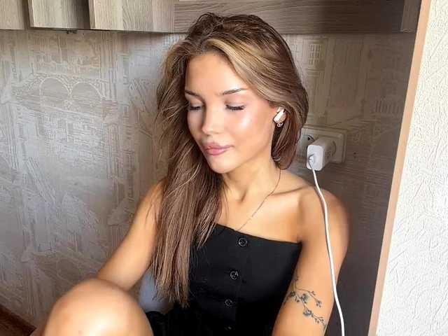 ChariseSchonhardt live webcam show