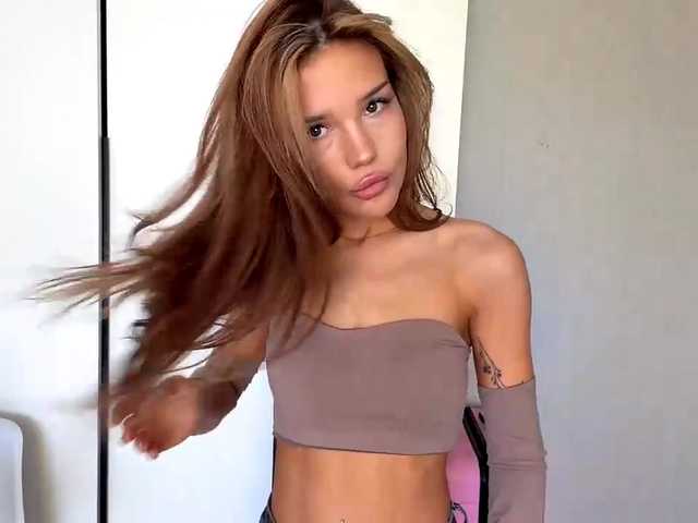 ChariseSchonhardt live webcam show