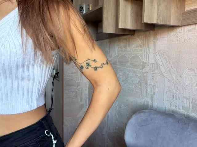 ChariseSchonhardt webcam