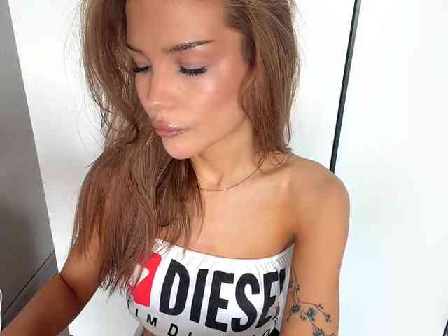 ChariseSchonhardt webcam