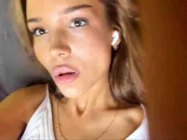 ChariseSchonhardt webcam