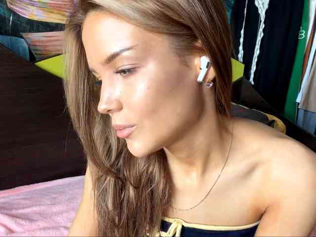ChariseSchonhardt webcam