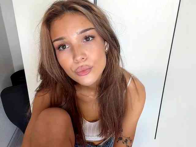 ChariseSchonhardt webcam