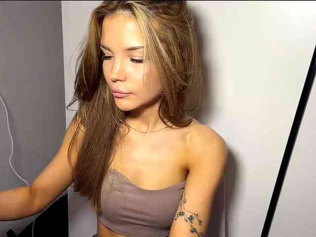 ChariseSchonhardt webcam