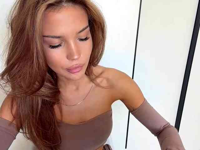 ChariseSchonhardt webcam