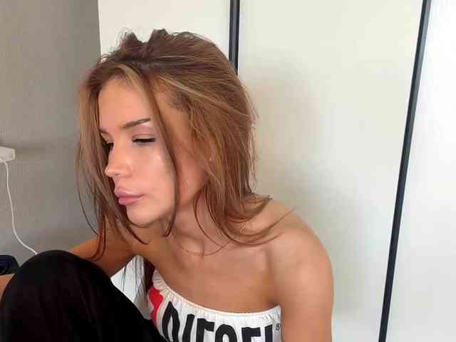 ChariseSchonhardt webcam