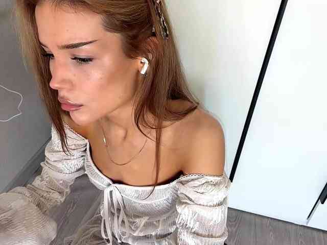 ChariseSchonhardt webcam