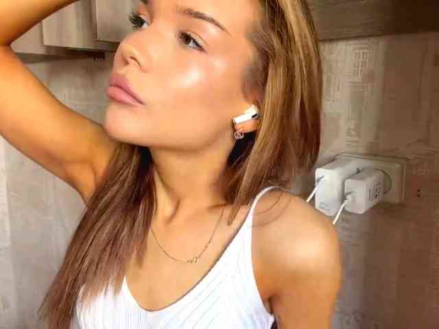 ChariseSchonhardt webcam