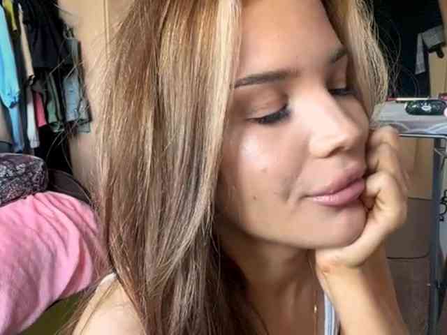 ChariseSchonhardt webcam