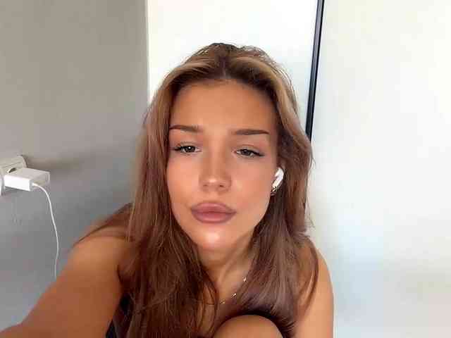 ChariseSchonhardt webcam