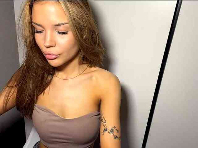 ChariseSchonhardt webcam