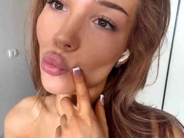 ChariseSchonhardt webcam