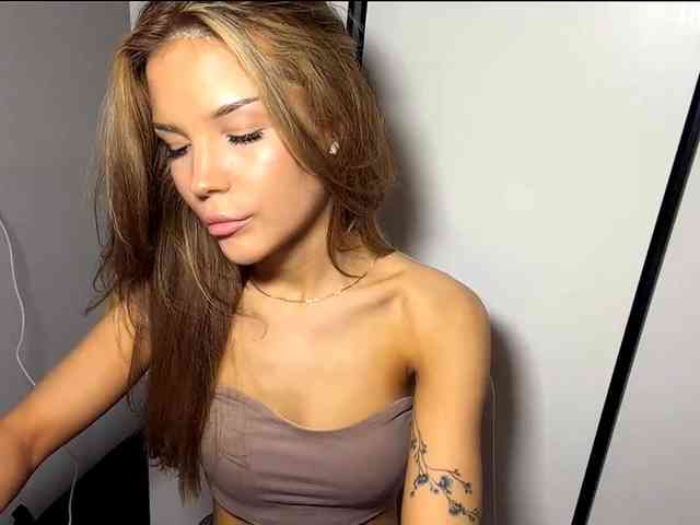 ChariseSchonhardt webcam