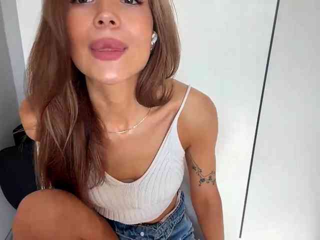 ChariseSchonhardt webcam