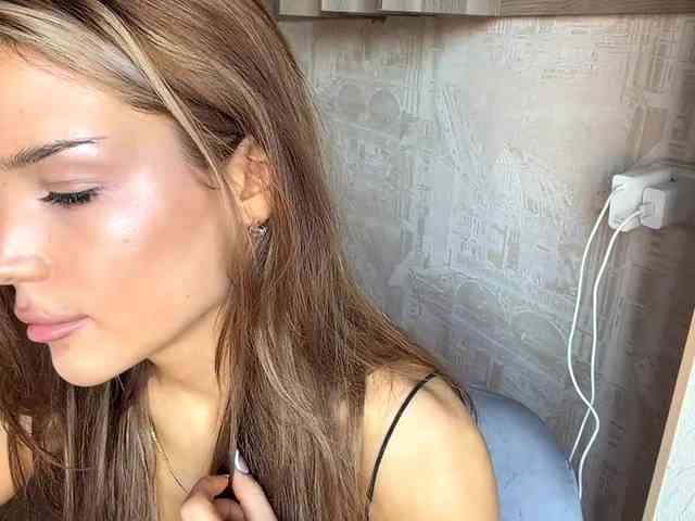 ChariseSchonhardt webcam