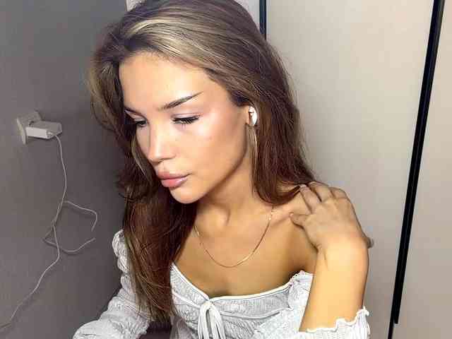ChariseSchonhardt webcam