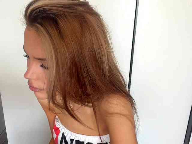 ChariseSchonhardt ChariseSchonhardt