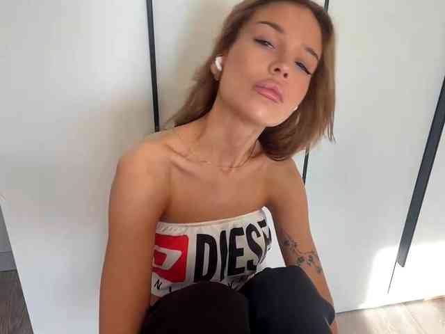 ChariseSchonhardt webcam