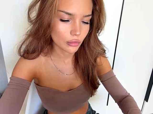 ChariseSchonhardt webcam