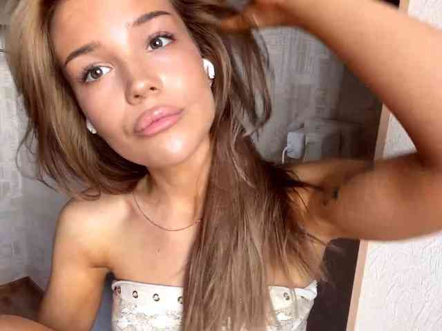 ChariseSchonhardt webcam
