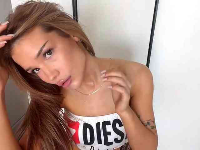 ChariseSchonhardt webcam