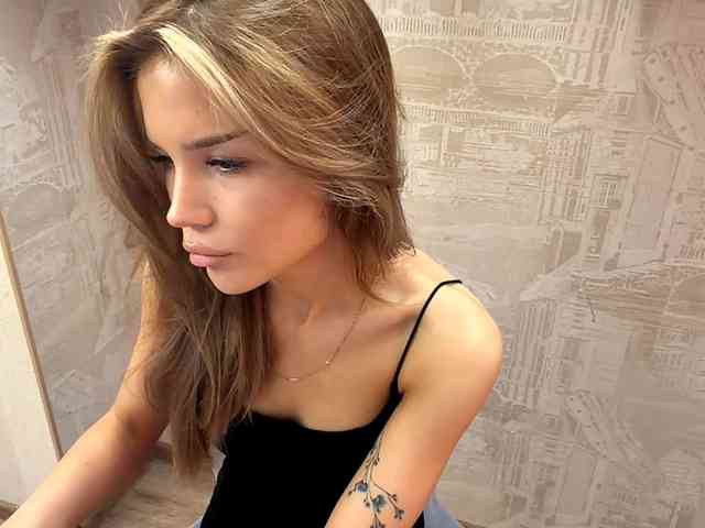 ChariseSchonhardt ChariseSchonhardt