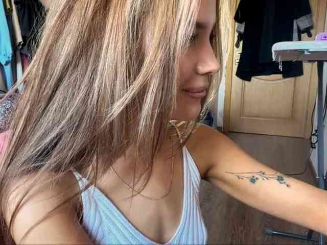 ChariseSchonhardt ChariseSchonhardt