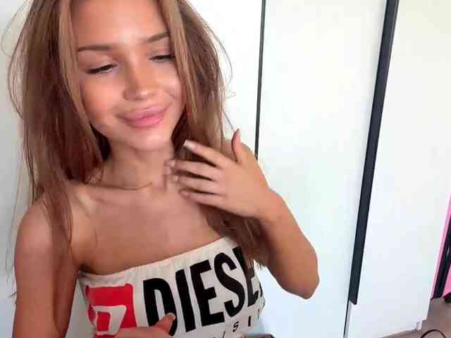 ChariseSchonhardt webcam