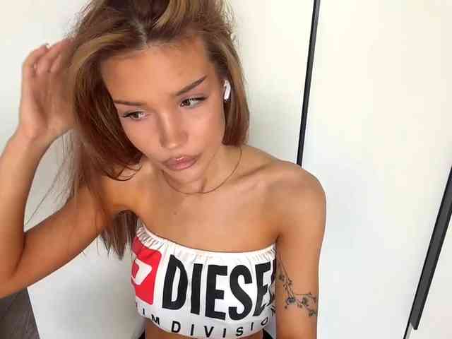 ChariseSchonhardt webcam