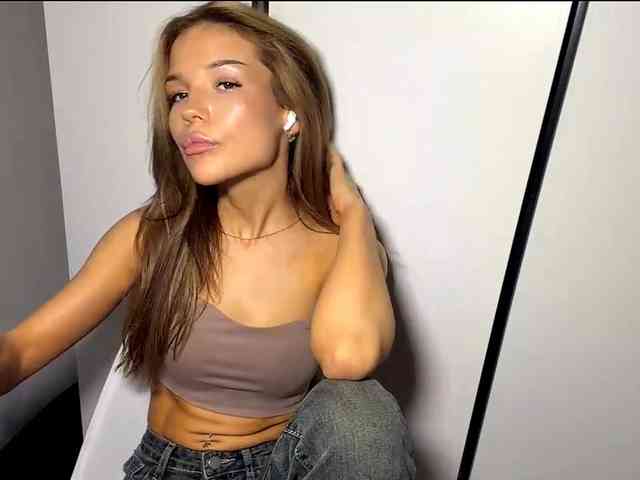 ChariseSchonhardt webcam