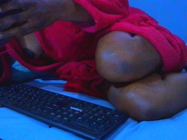 Ebonyslander live cam on BongaCams