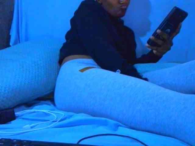 Ebonyslander webcam