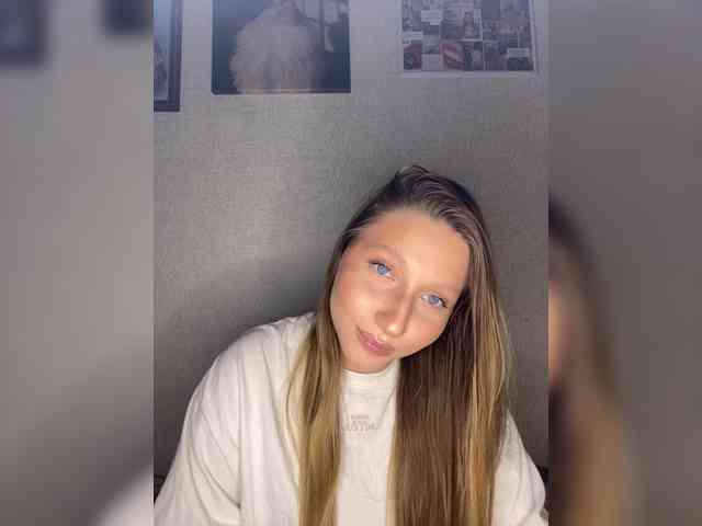 KamilaVan webcam