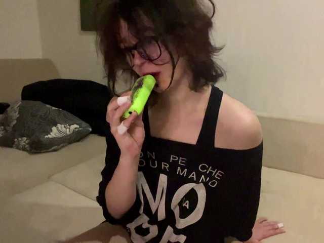FinnyMonson live cam on BongaCams
