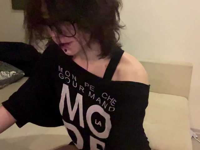 FinnyMonson live cam on BongaCams