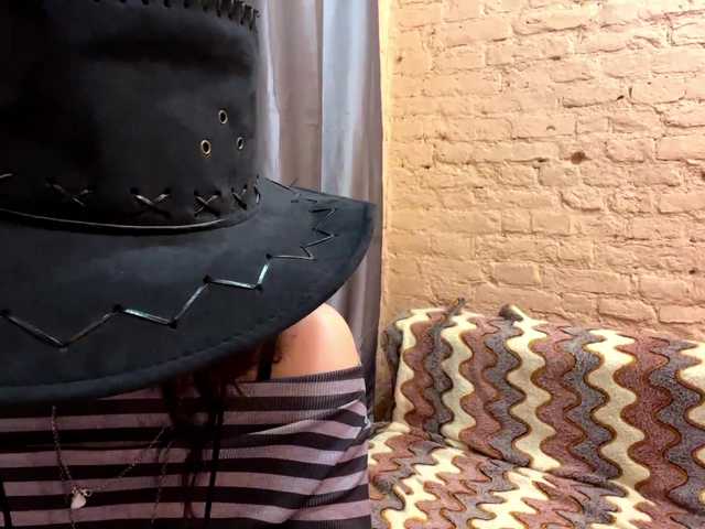 FinnyMonson live cam on BongaCams