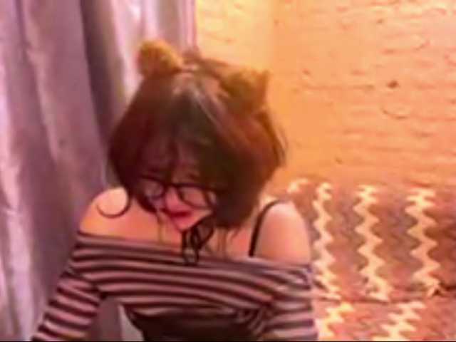 FinnyMonson live cam on BongaCams