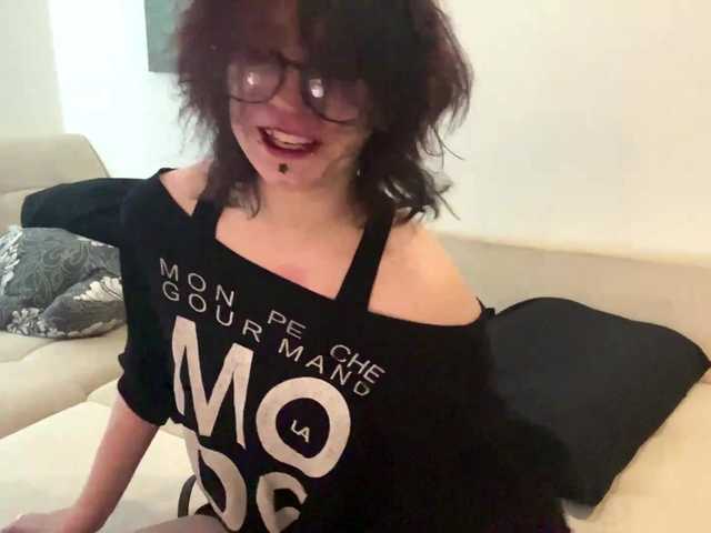 FinnyMonson live cam on BongaCams