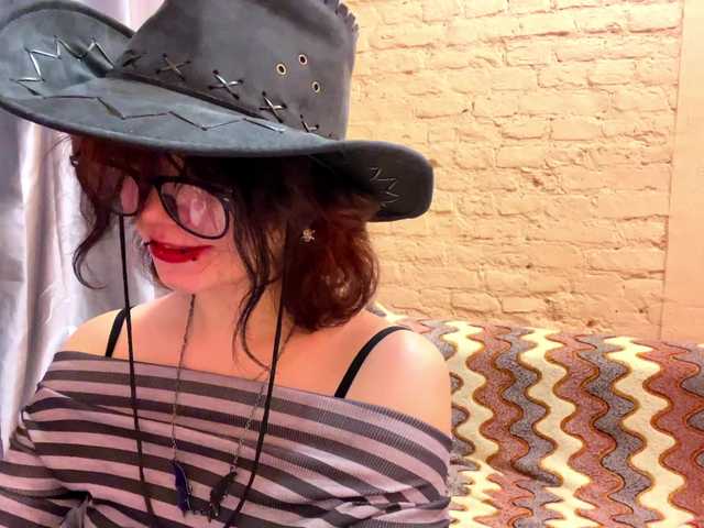 FinnyMonson live cam on BongaCams