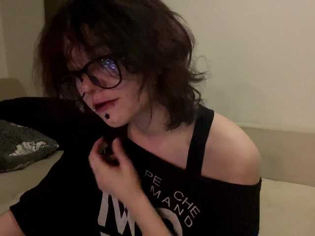 FinnyMonson live cam on BongaCams