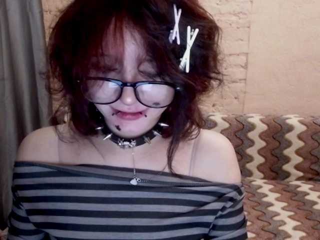MilaRoshen live cam preview