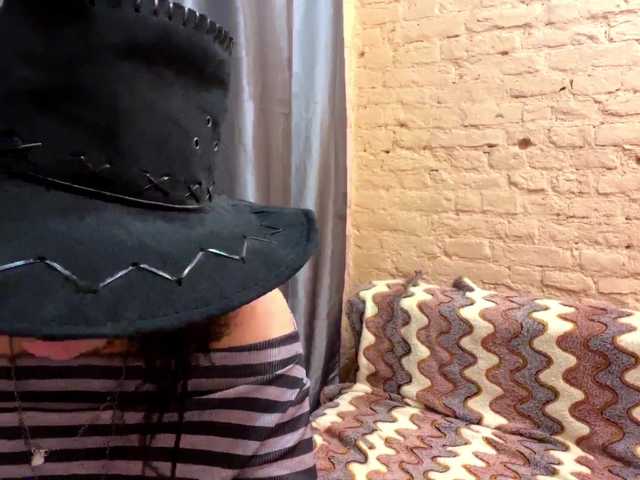 FinnyMonson live cam on BongaCams