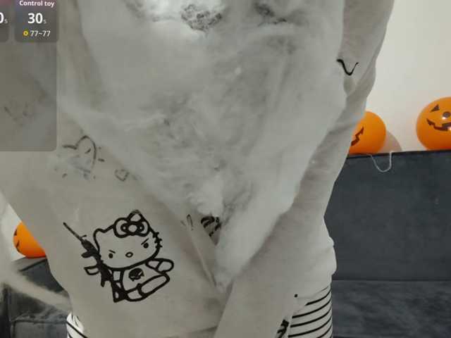 KiraFiren live cam on BongaCams