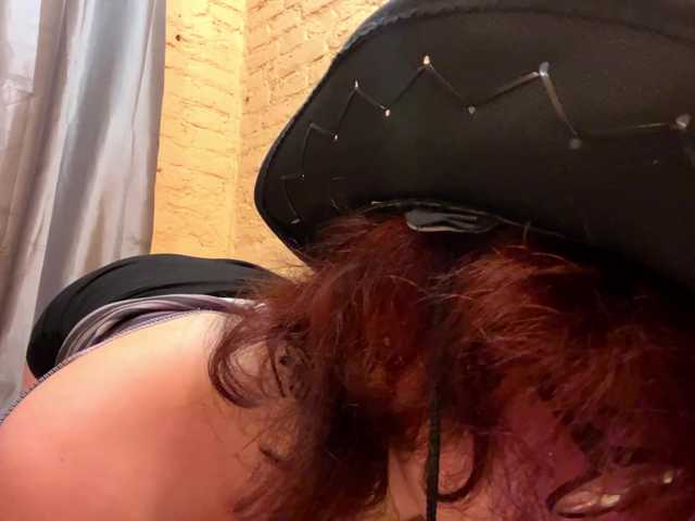 FinnyMonson live cam on BongaCams