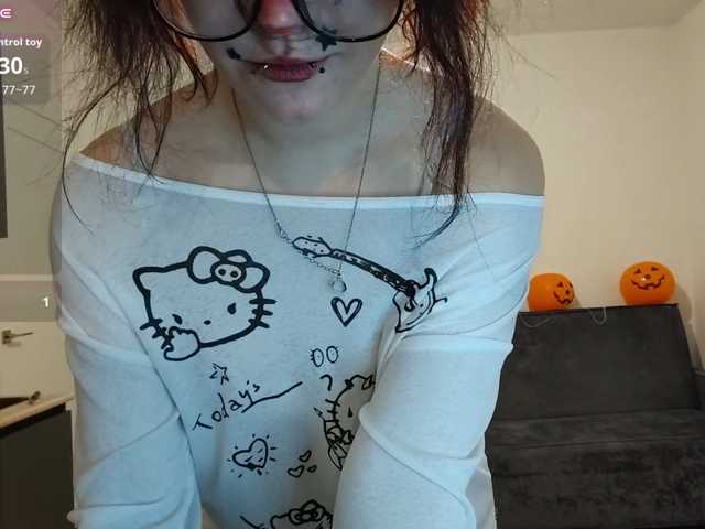 KiraFiren live cam on BongaCams