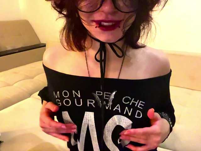 FinnyMonson live cam on BongaCams