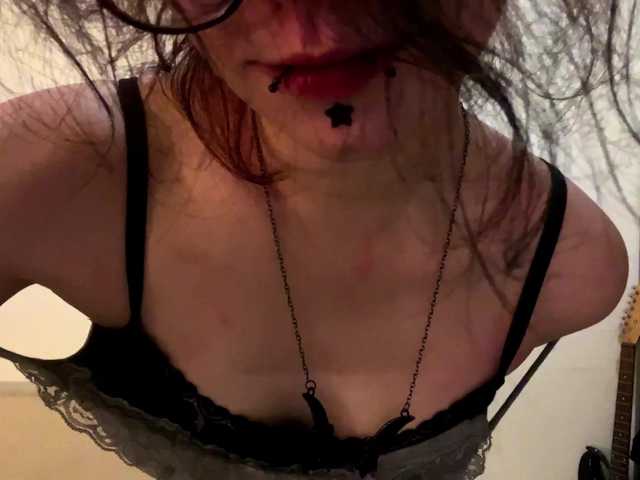 FinnyMonson live cam on BongaCams