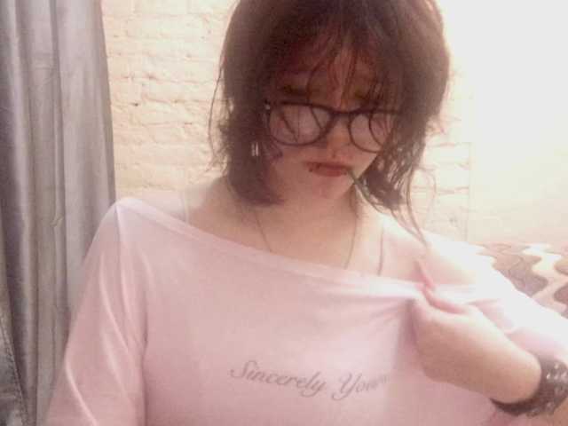 FinnyMonson live cam on BongaCams