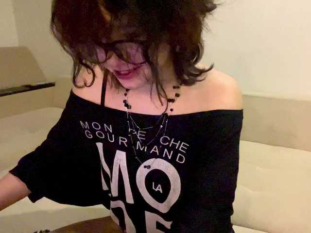 FinnyMonson live cam on BongaCams